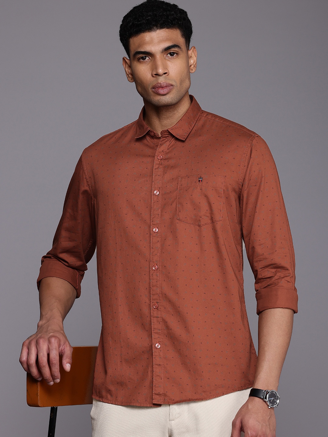 

Louis Philippe Jeans Pure Cotton Slim Fit Opaque Printed Casual Shirt, Brown