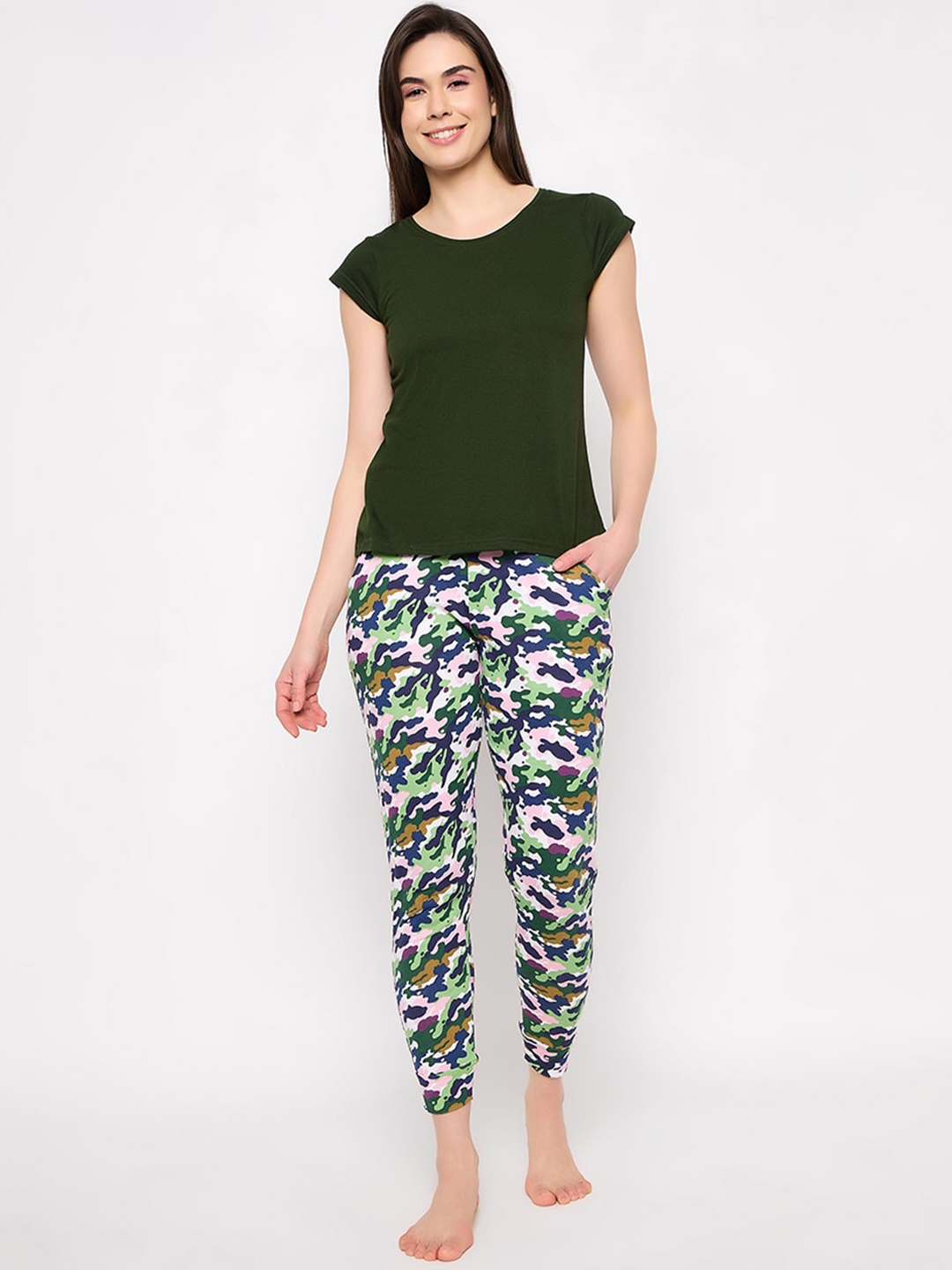 

Clovia Green & White Pure Cotton T-shirt With Pyjamas