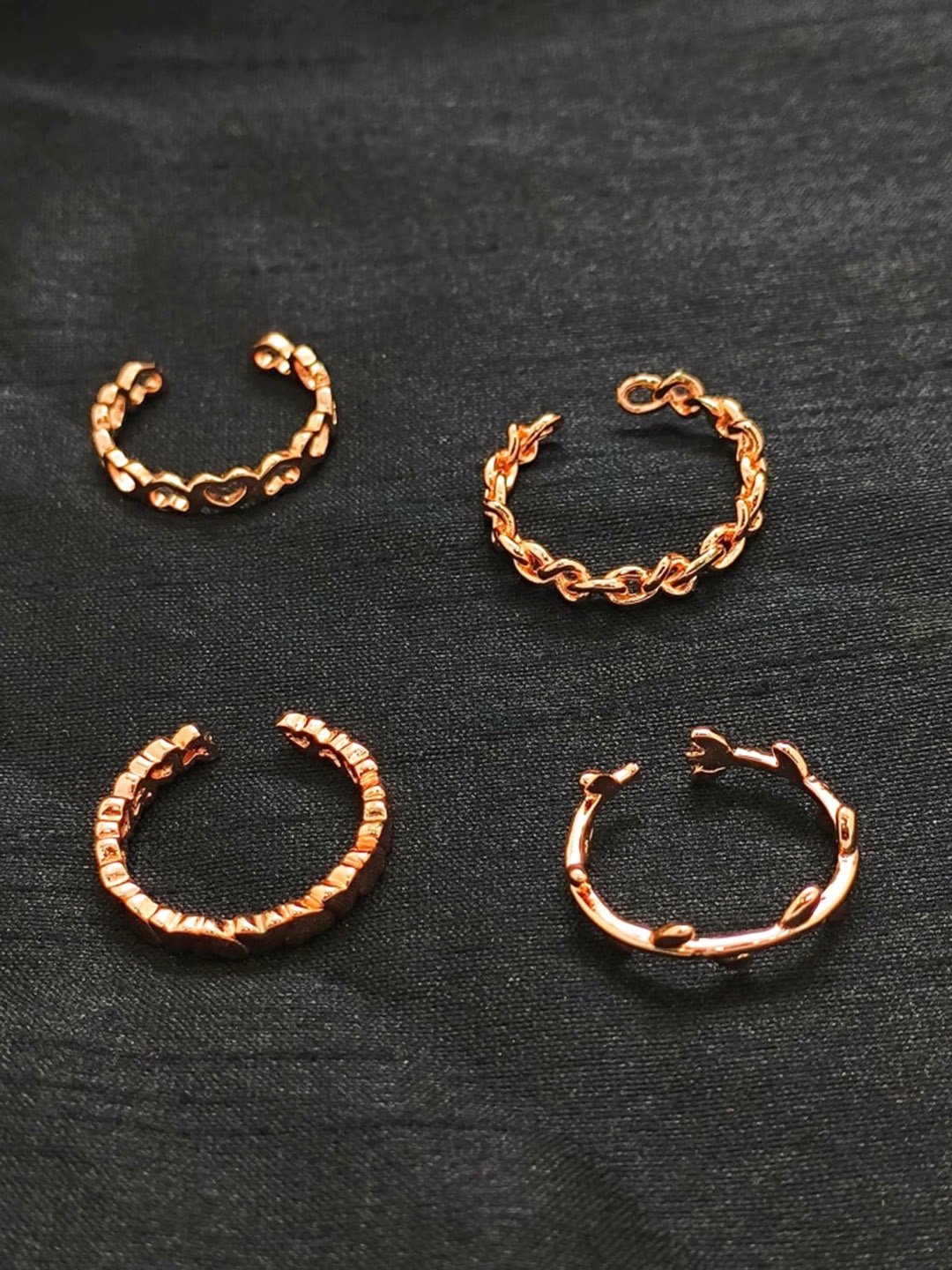 

FEMMIBELLA Set Of 4 Gold-Plated Finger Rings