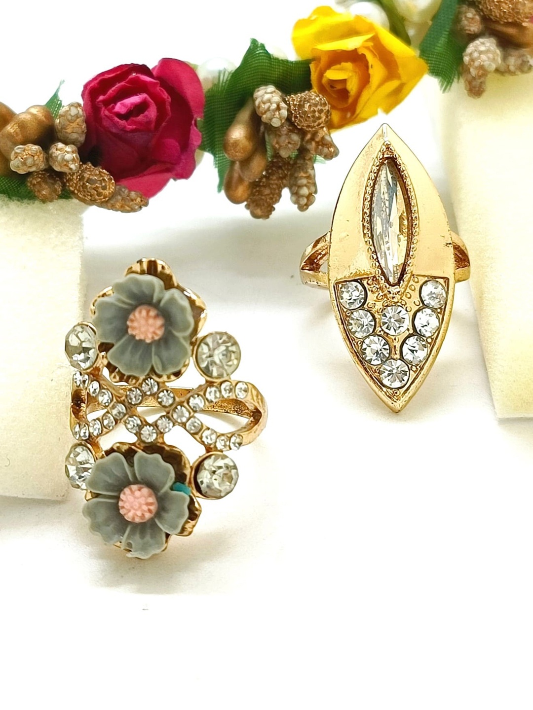 

FEMMIBELLA Set Of 2 Gold-Plated Cubic Zirconia Studded Finger Rings