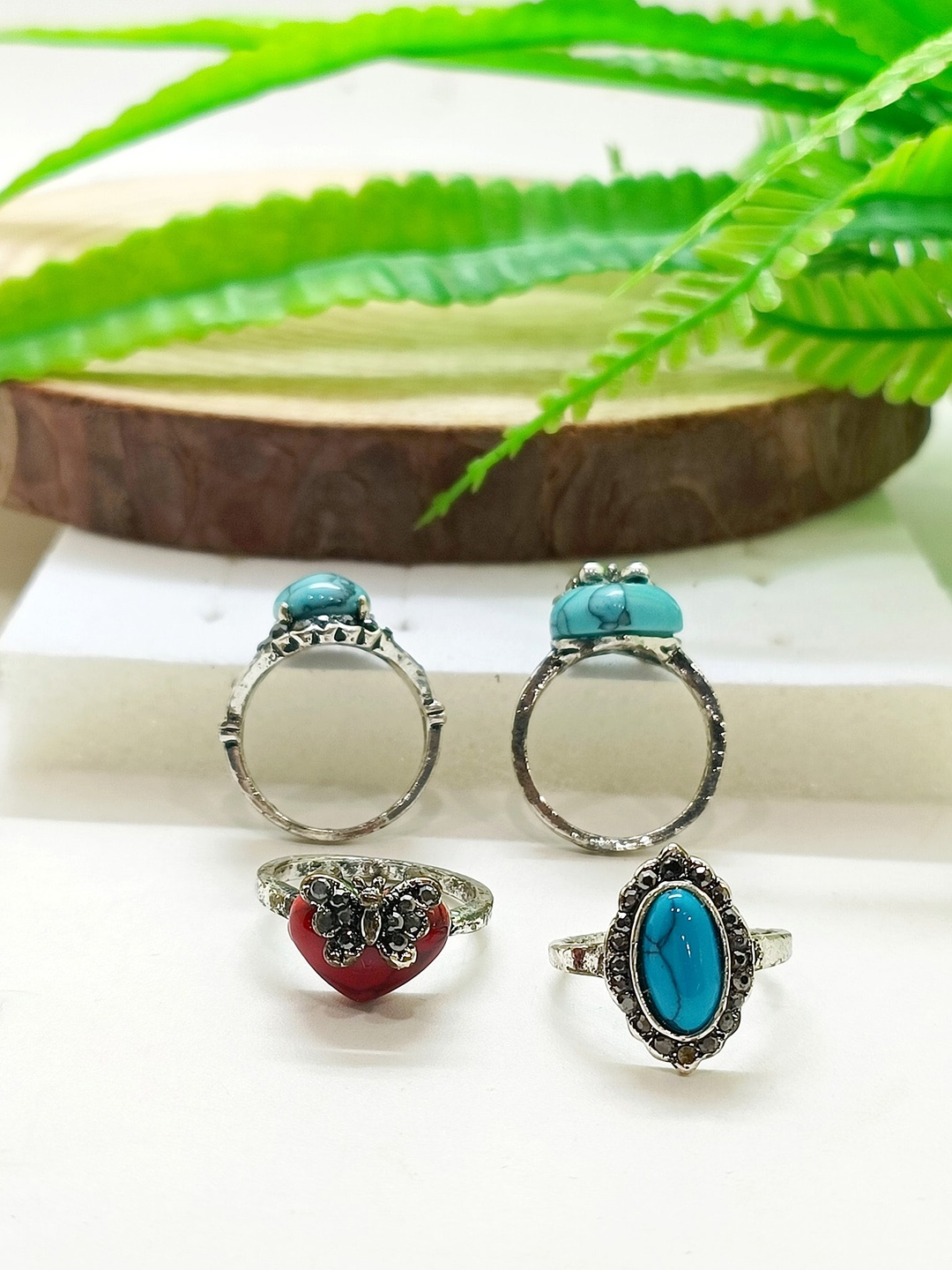 

FEMMIBELLA Set Of 4 Silver Plated Gemstone-Studded Finger Rings