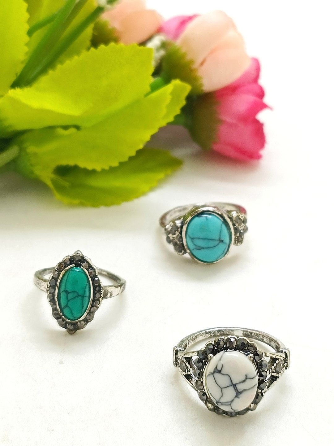

FEMMIBELLA Set Of 3 Silver-Plated Gemstone Studded Finger Rings