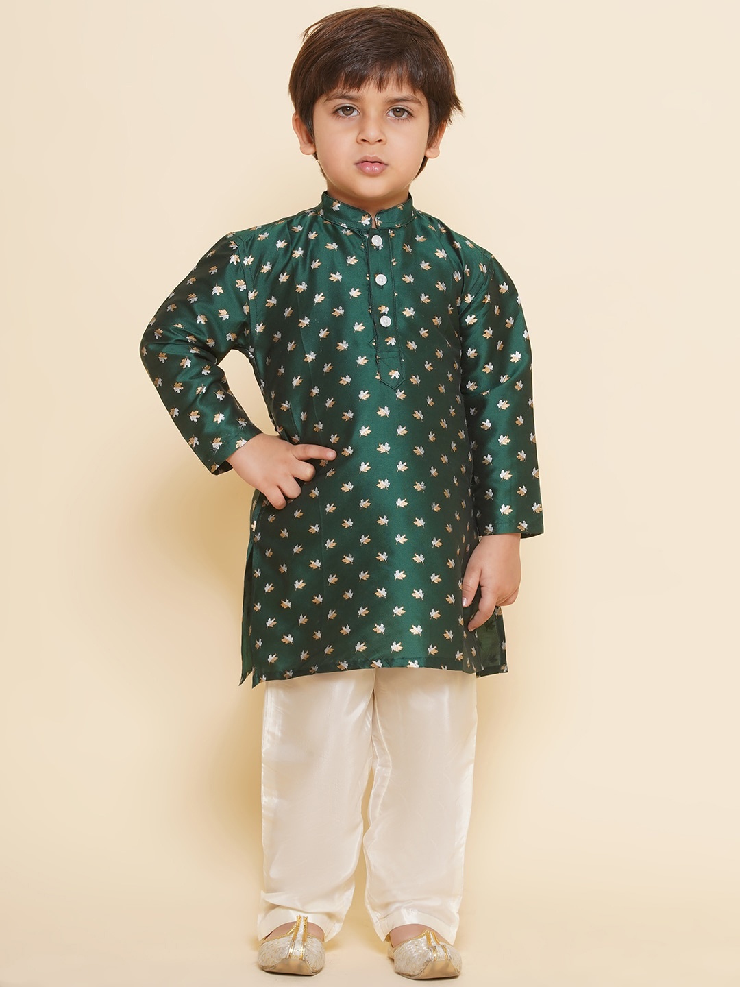 

Sethukrishna Boys Floral Printed Regular Kurta with Pyjamas, Green