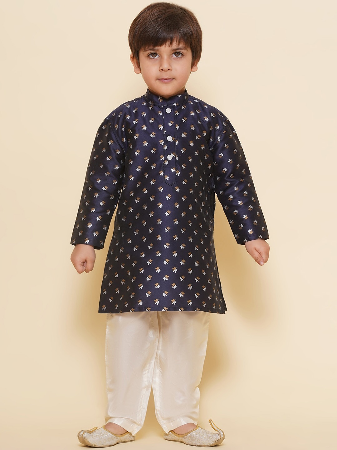 

Sethukrishna Boys Floral Printed Regular Kurta with Pyjamas, Navy blue