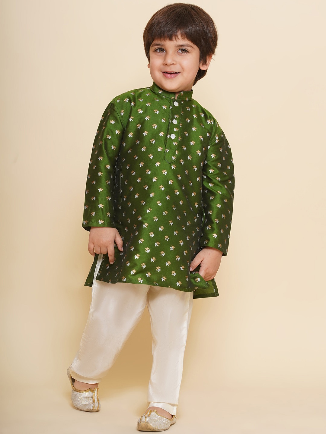

Sethukrishna Boys Floral Printed Mandarin Collar Straight Kurta With Pyjamas, Olive