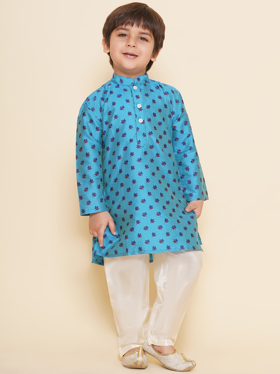 

Sethukrishna Boys Floral Printed Mandarin Collar Straight Kurta With Pyjamas, Turquoise blue