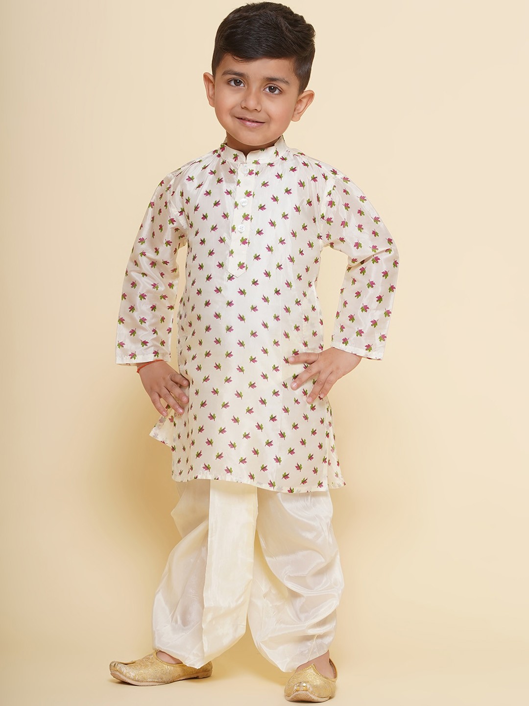 

Sethukrishna Boys Geometric Flared Sleeves Thread Work Kurta, Cream