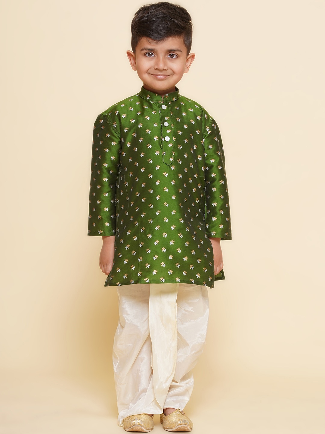 

Sethukrishna Boys Geometric Flared Sleeves Thread Work Kurta, Olive