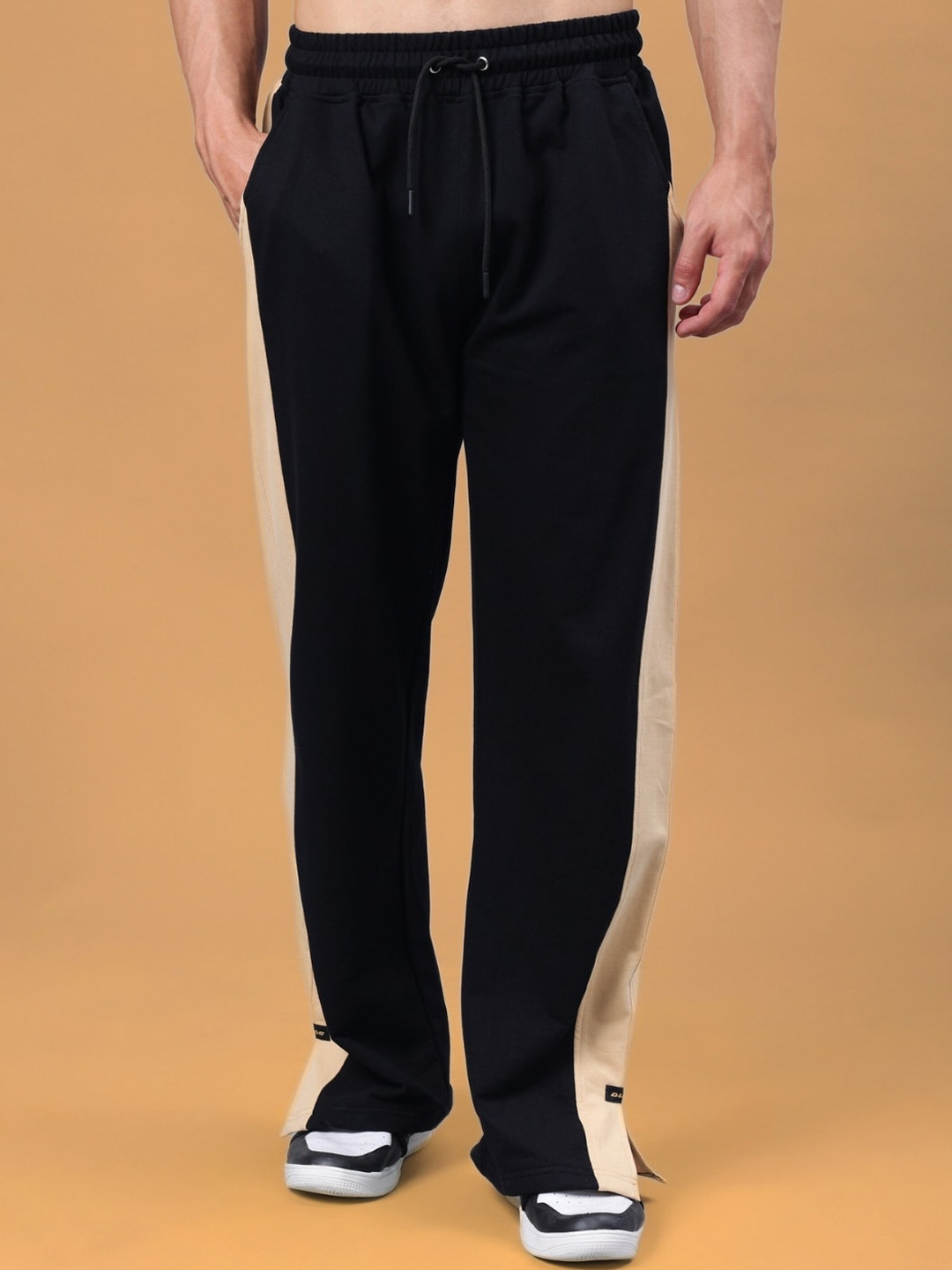 

WEARDUDS Men Self Design Mid Rise Cotton Relaxed Fit Track Pants, Black