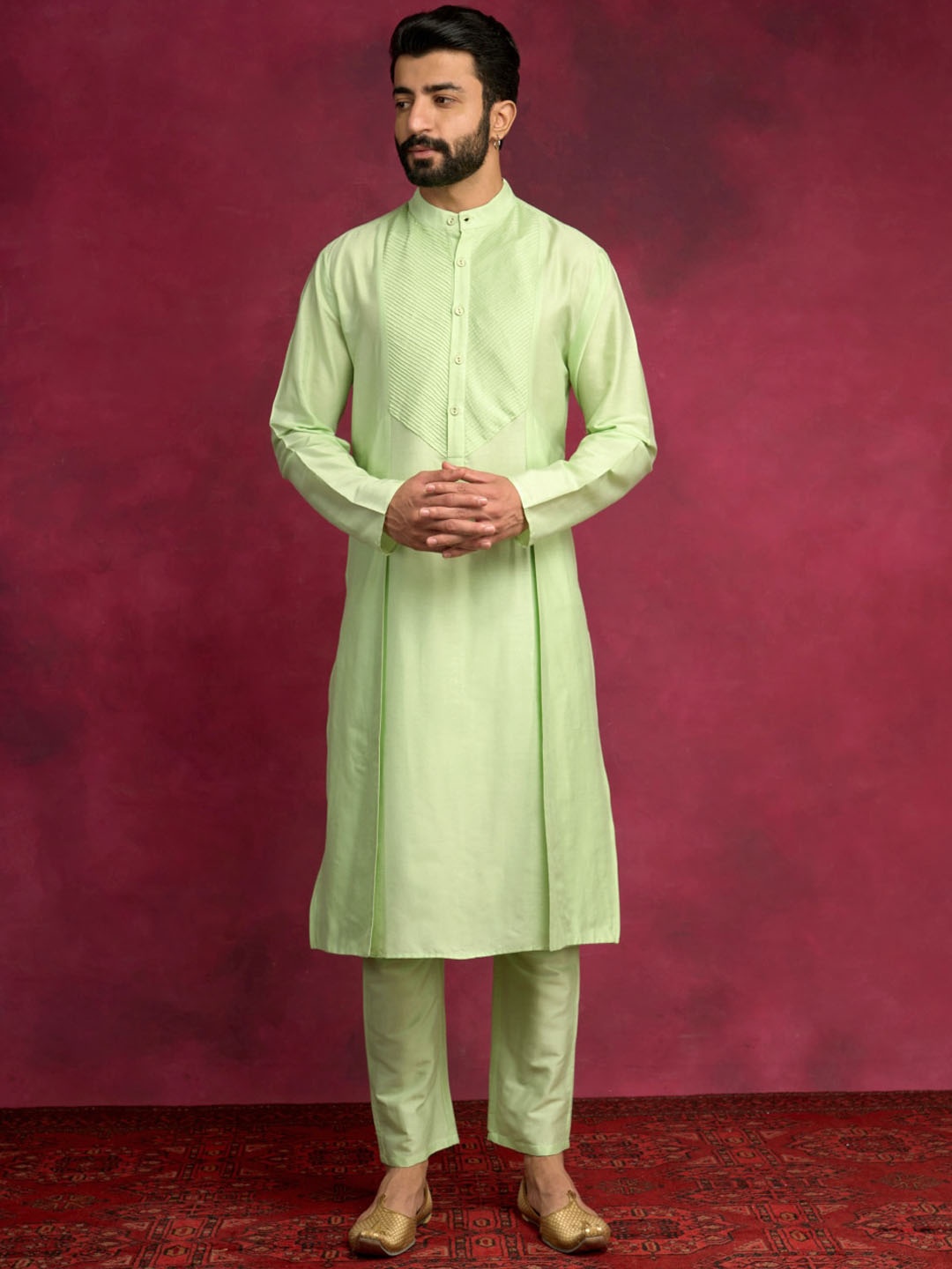 

Abhishti Mandarin Collar Regular Cotton Silk Straight Kurta With Trousers, Green