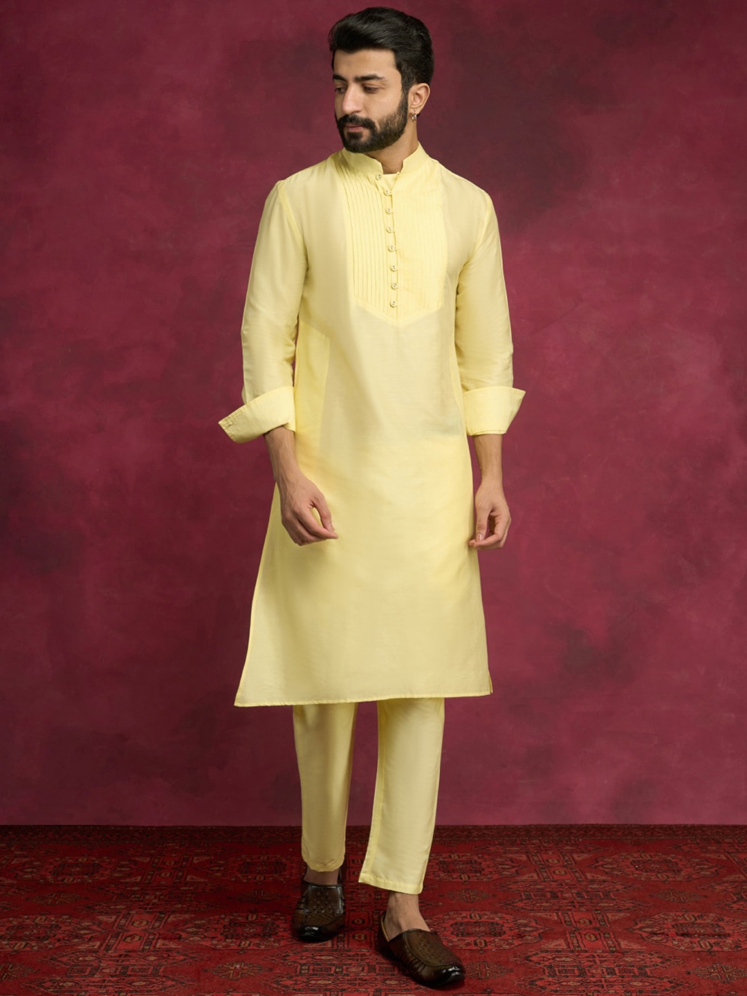 

Abhishti Mandarin Collar Regular Cotton Silk Straight Kurta With Trousers, Yellow