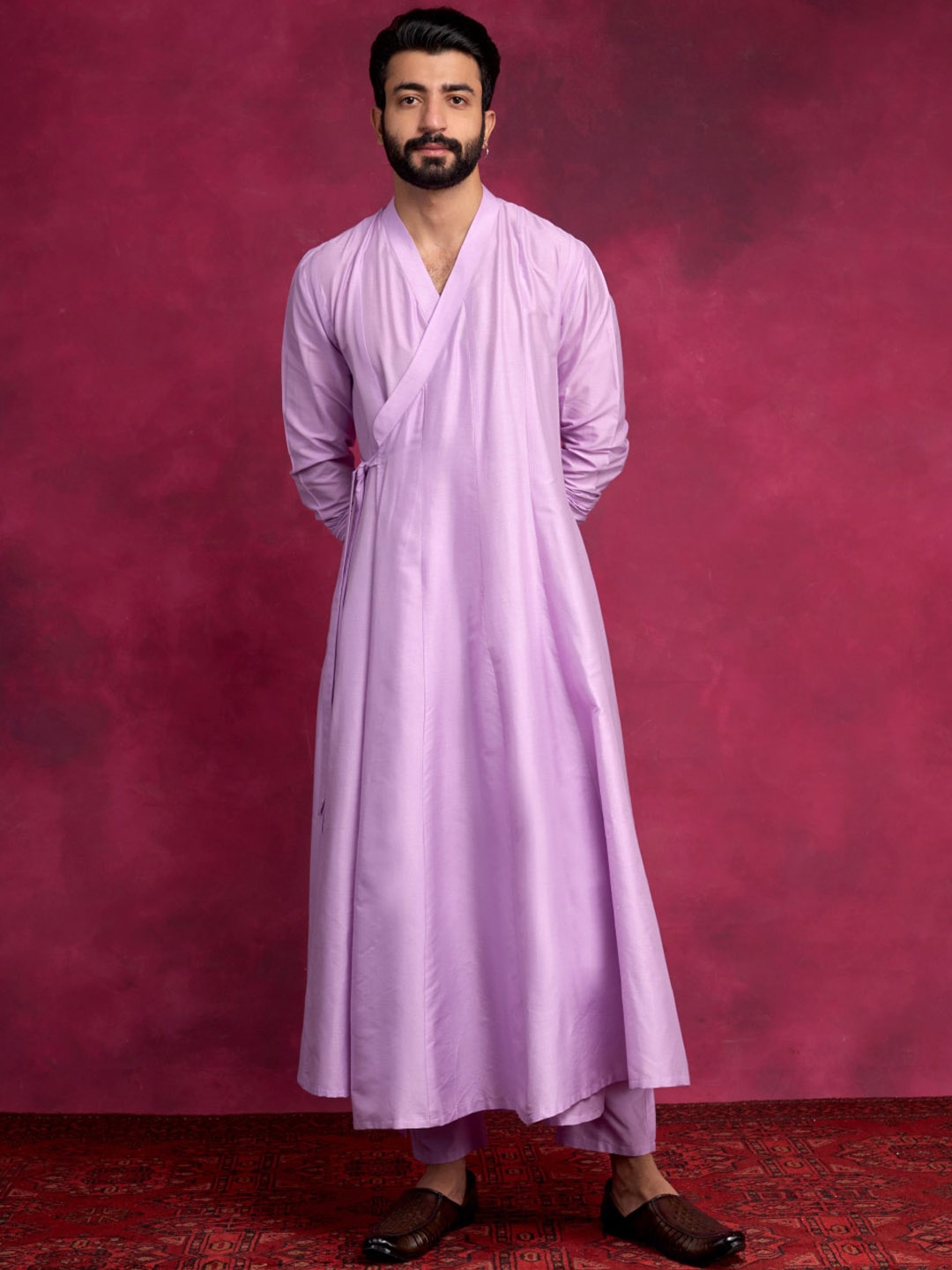 

Abhishti V-Neck Angrakha A-Line Cotton Silk Kurta With Pyjamas, Lavender