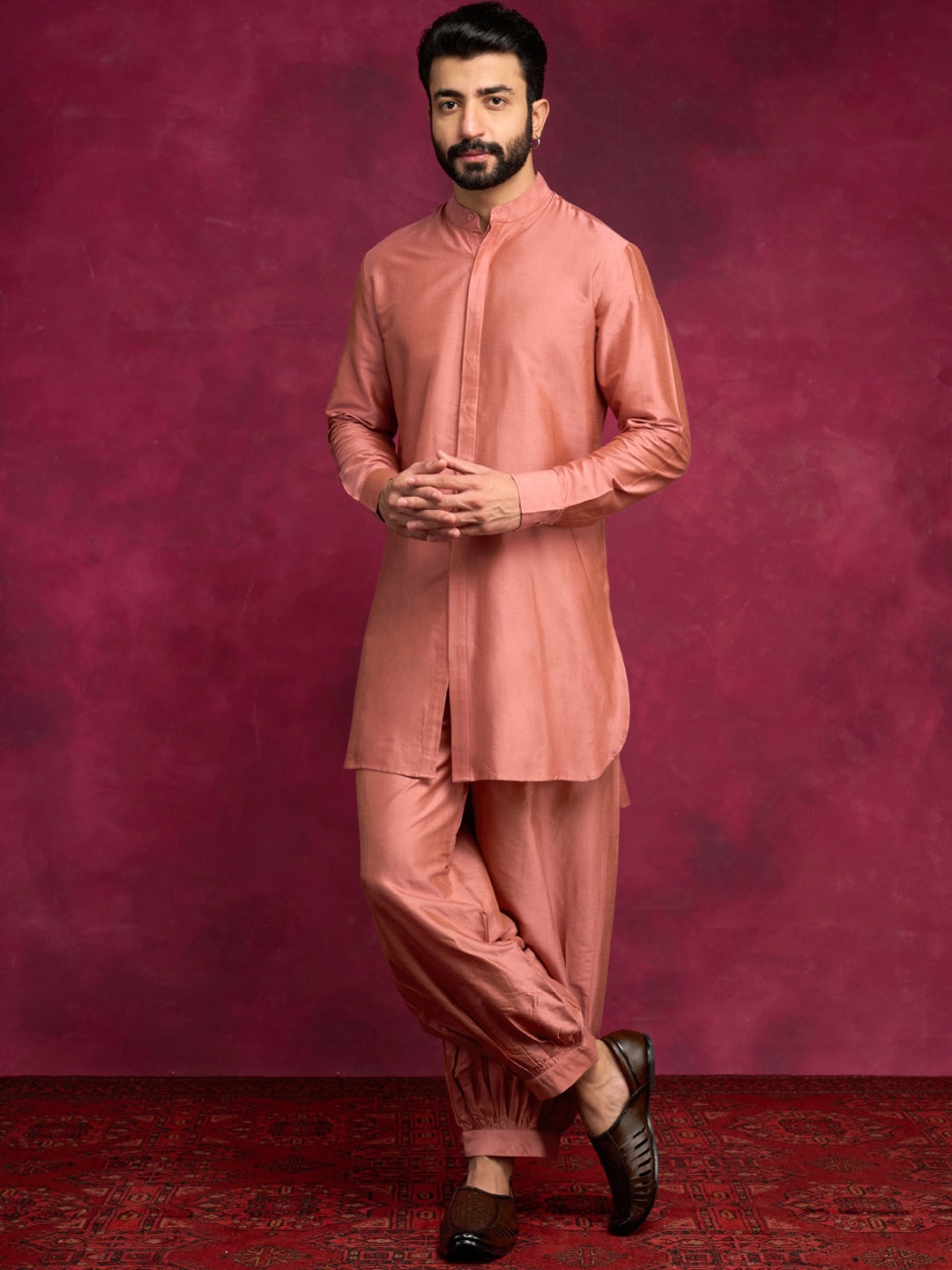 

Abhishti Mandarin collar High-low hem kurta, Brown
