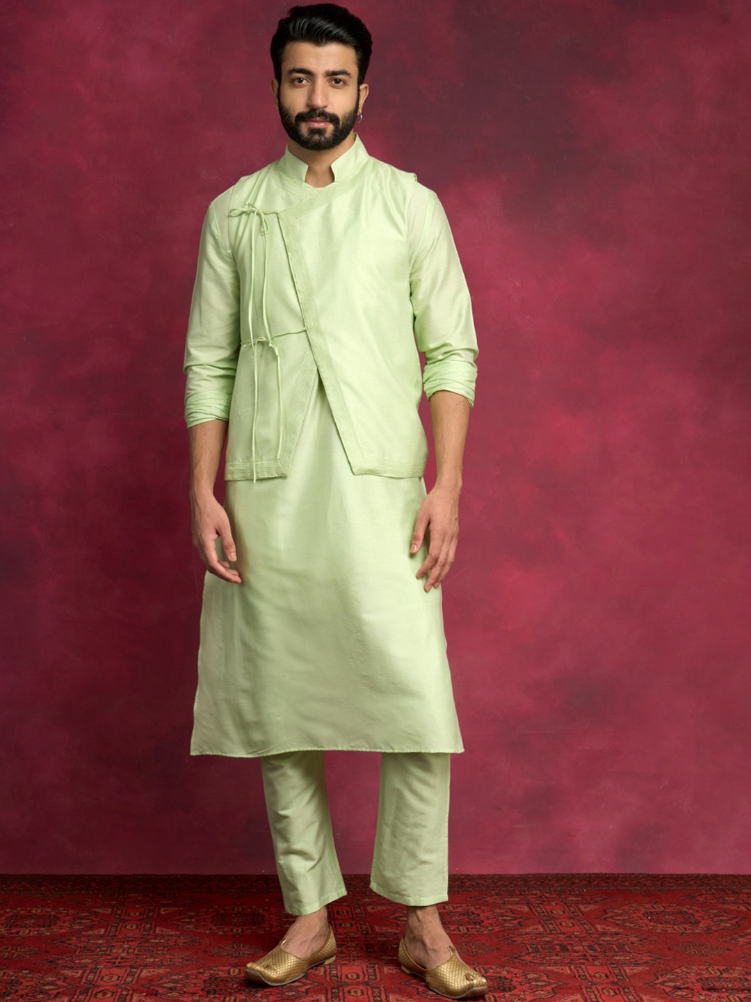

Abhishti Mandarin Collar Straight Kurta With Jacket, Green