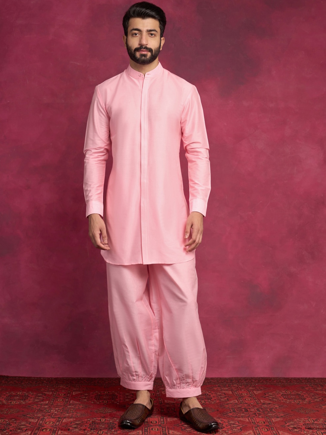

Abhishti Mandarin Collar Kurta with Trousers, Pink