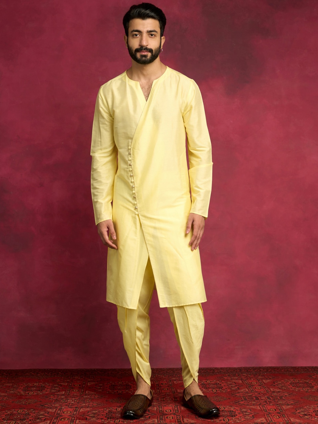 

Abhishti Round Neck Long Sleeves Kurta with Trousers, Yellow