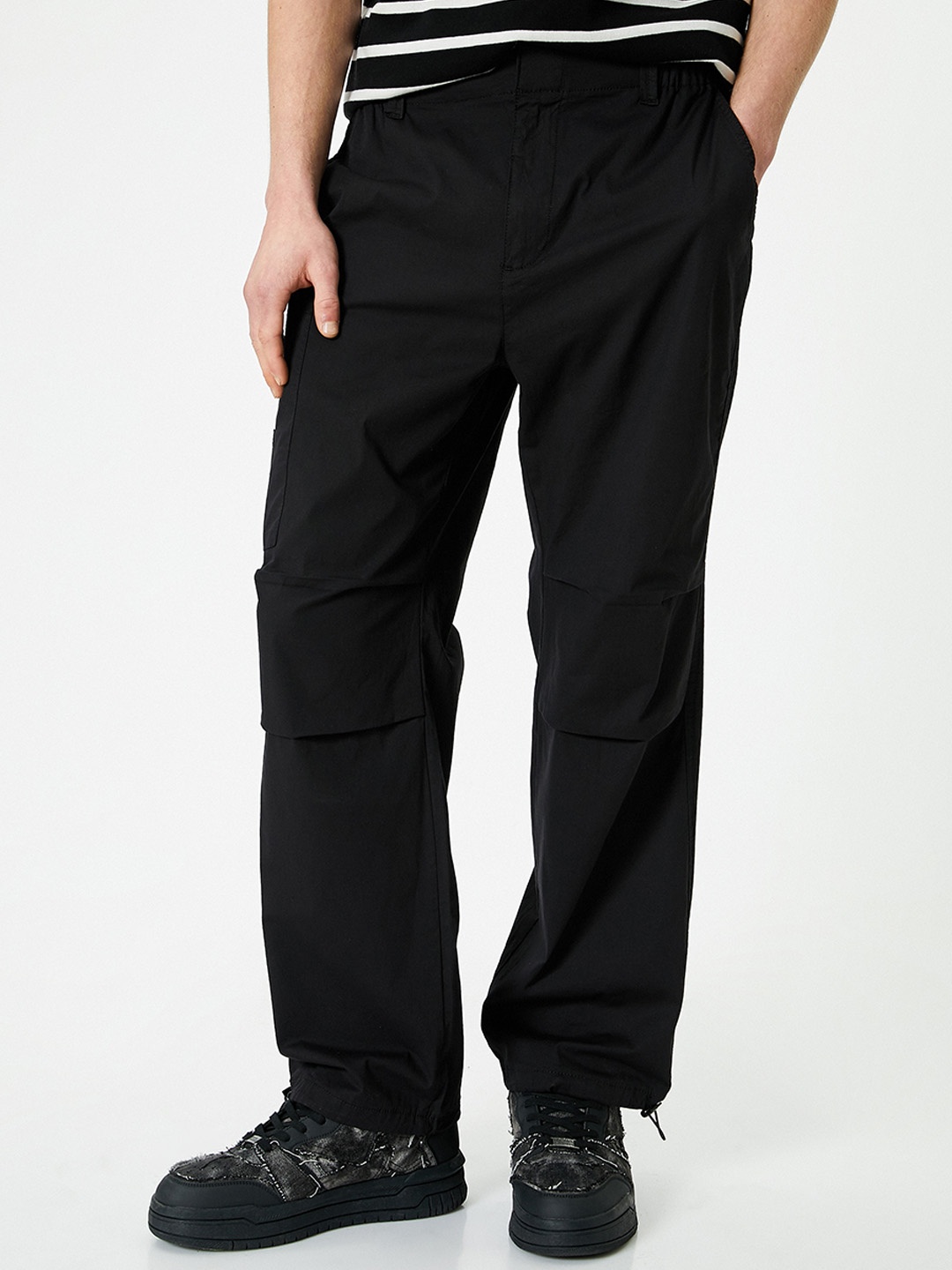 

Koton Men Loose Fit Cotton Mid Rise Trousers, Black