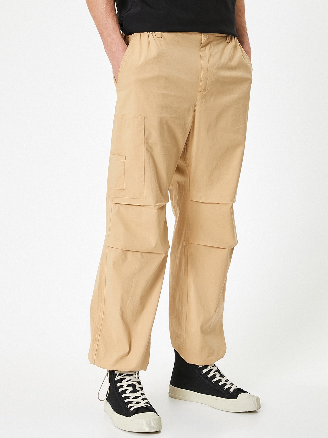 

Koton Men Loose Fit Cotton Mid Rise Trousers, Beige