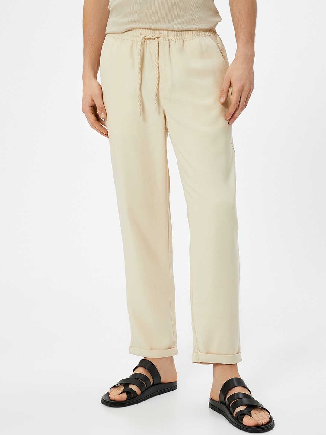 

Koton Men Regular Trousers, Beige