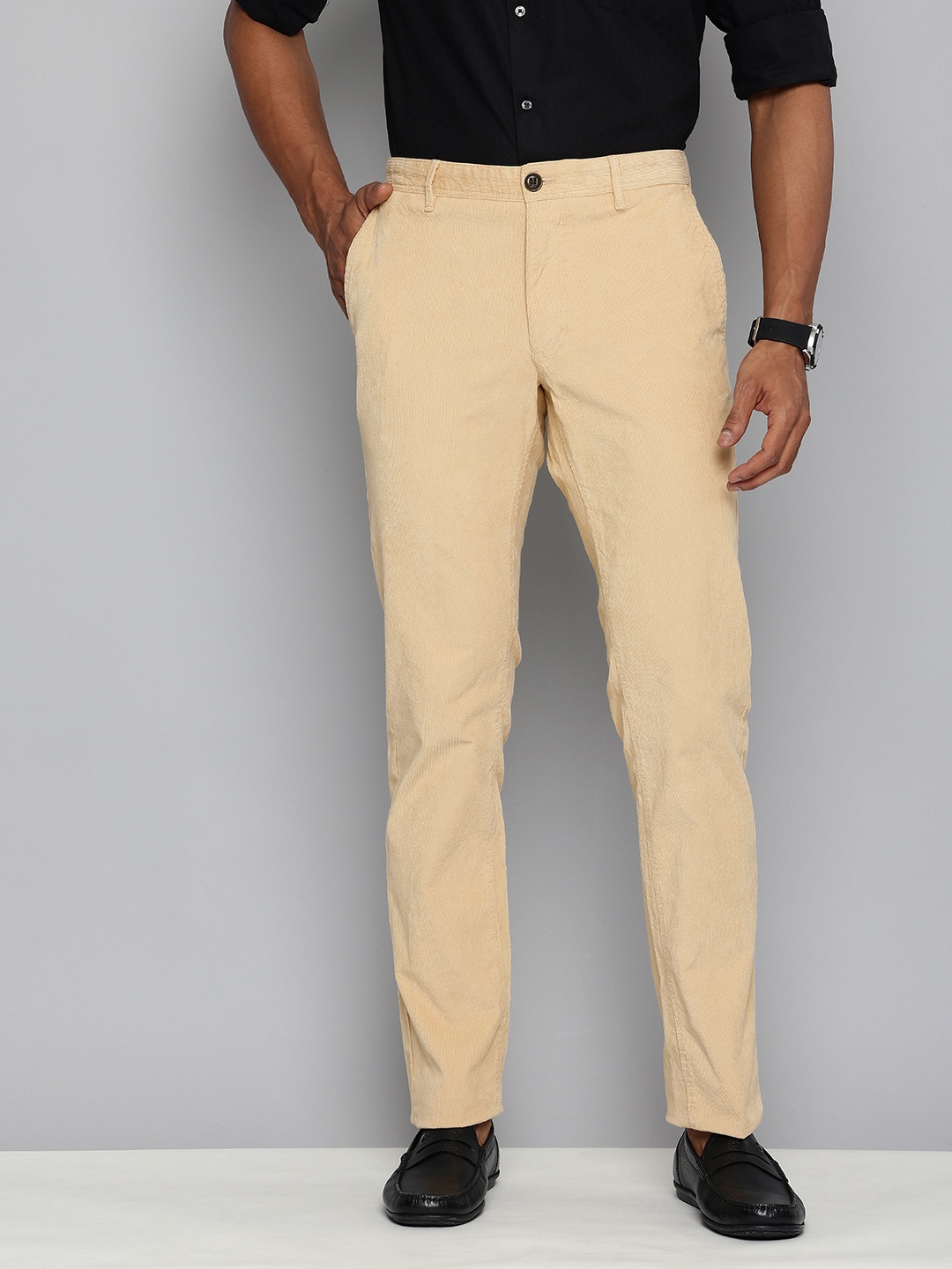 

Indian Terrain Men Brooklyn Slim Fit Easy Wash Corduroy Chinos Trousers, Beige