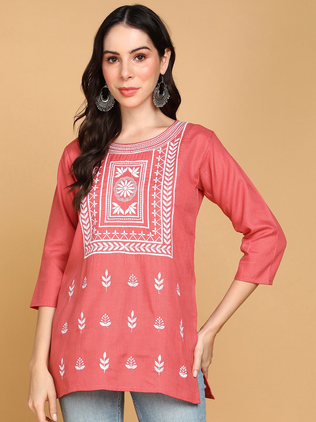 

TOP N THREAD Floral Embroidered Chikankari Straight Kurti, Pink