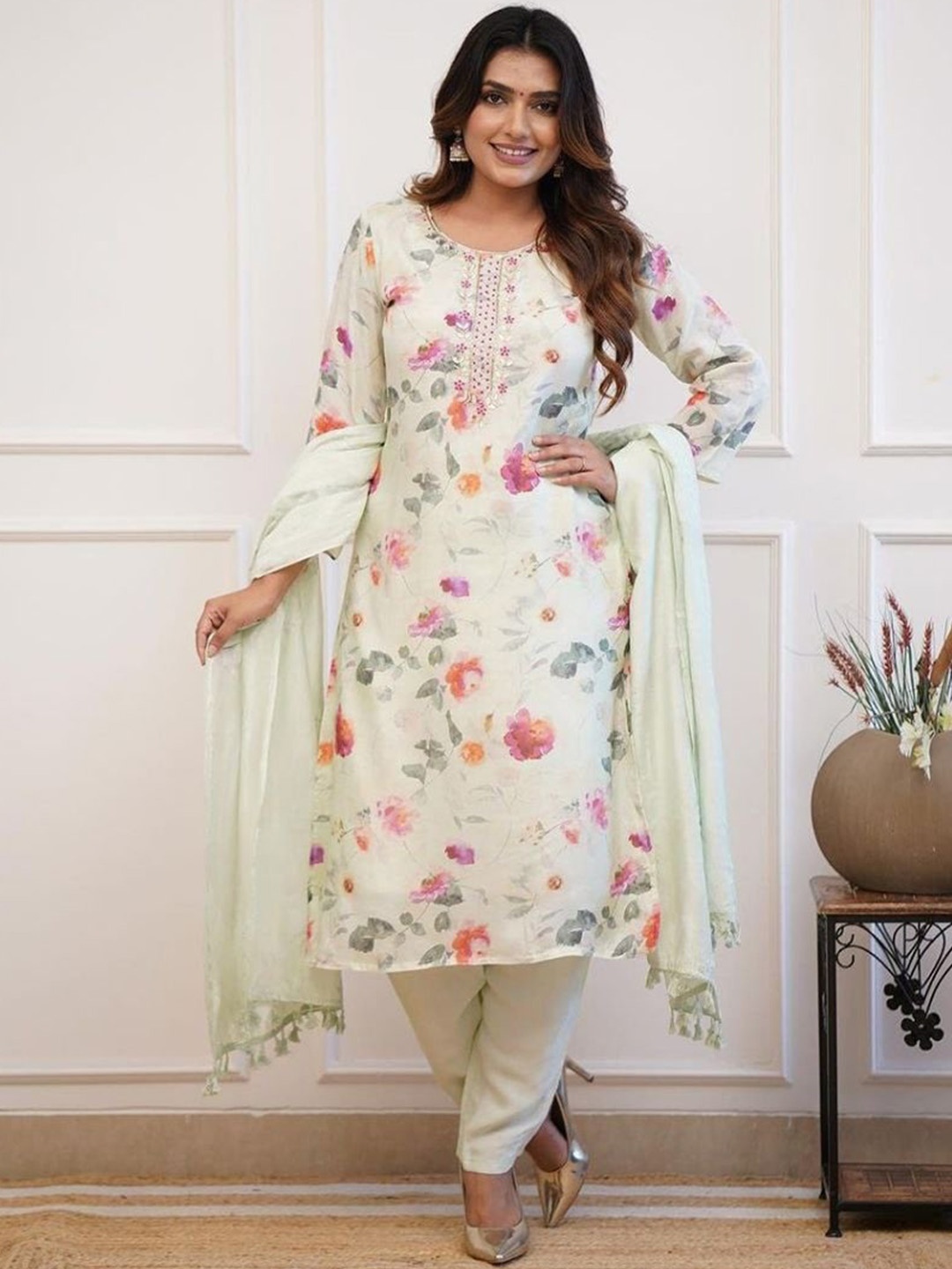 

SWAADHI Floral Printed Regular Pure Cotton Kurti with Trouser &Dupatta, White