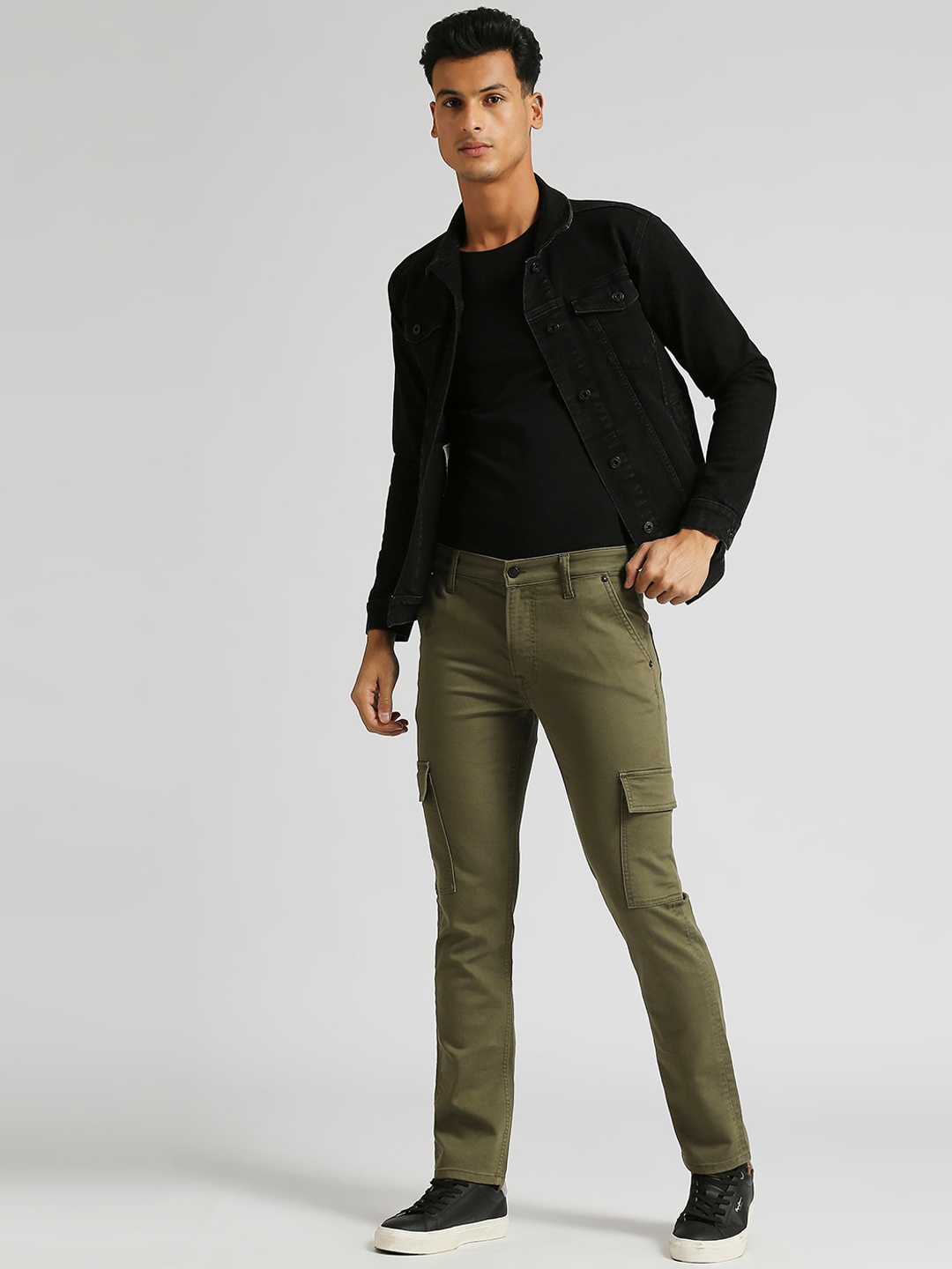 

Pepe Jeans Men Straight Fit Mid-Rise Clean Look Cargo Style Stretchable Jeans, Green