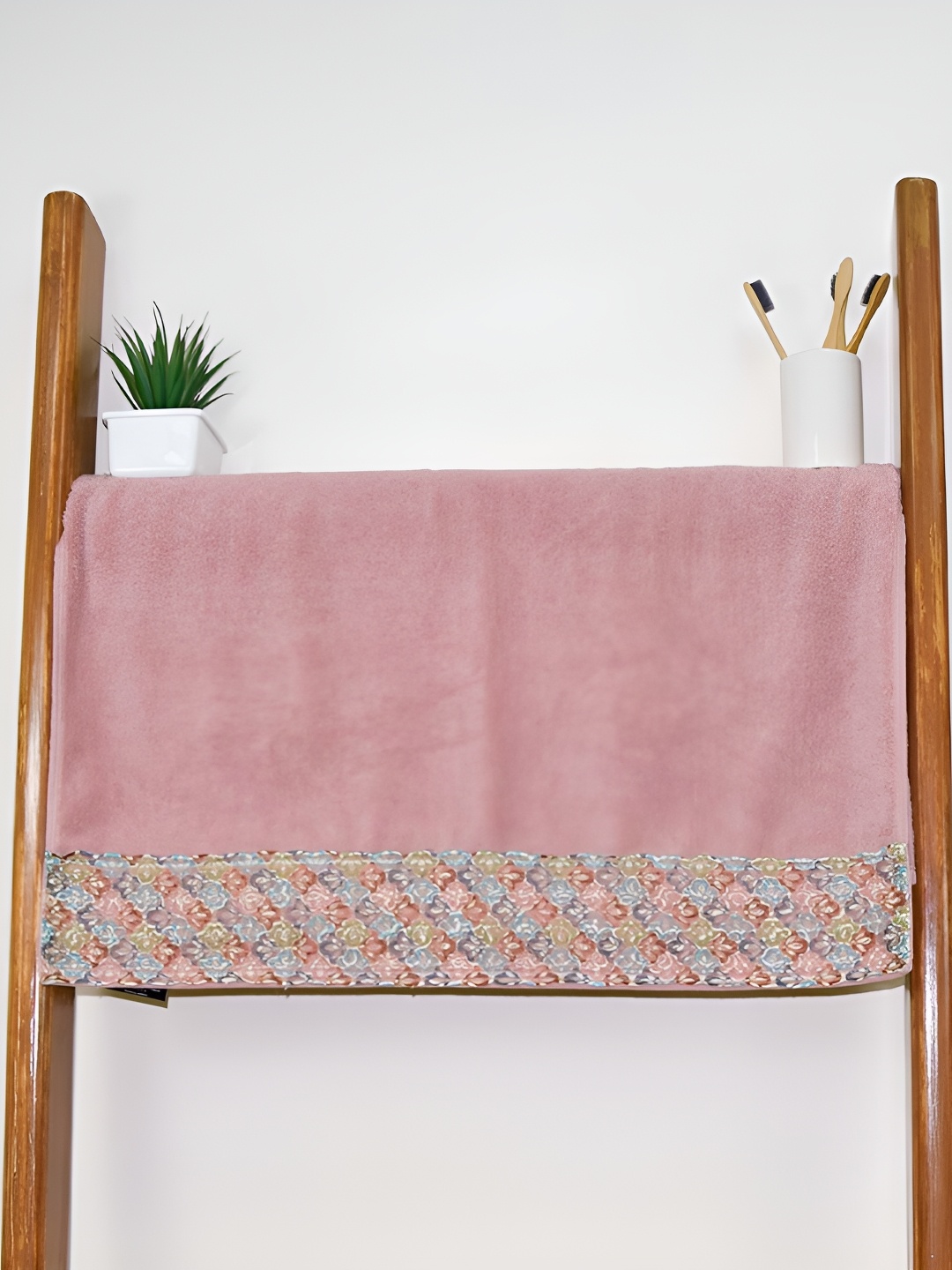 

RANGOLI Peach-Coloured & Blue Terry Cotton 550 GSM Bath Towel