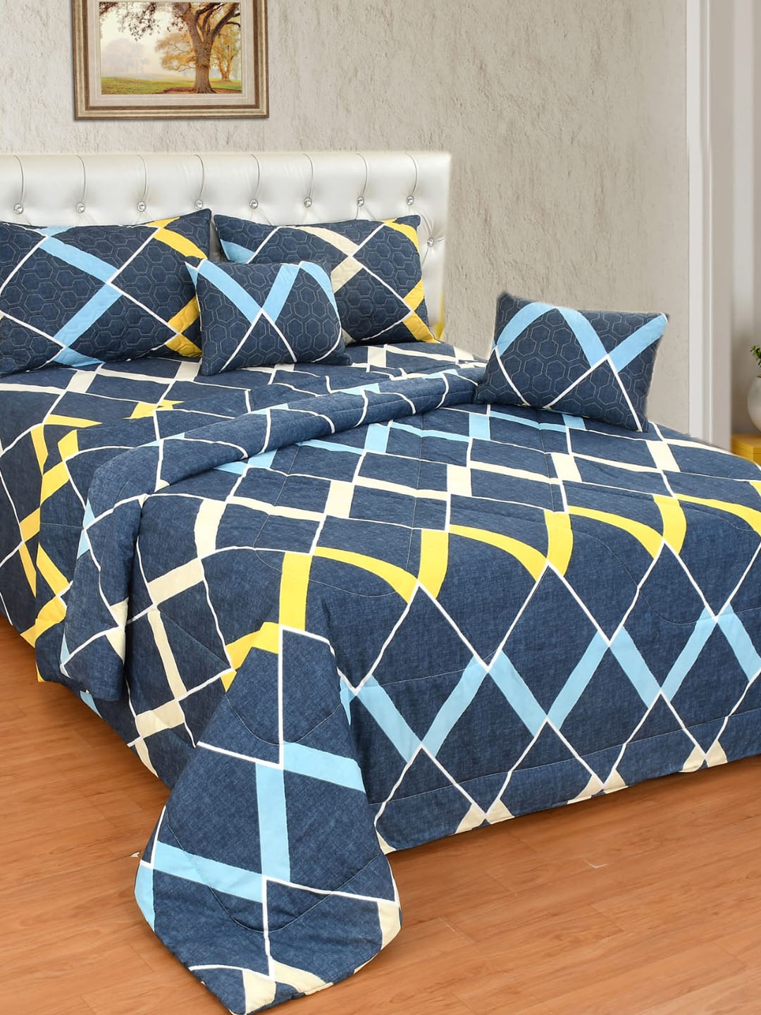 

Nivasam Navy Blue & Blue Geometric 400 TC King Bedsheet with 2 Pillow Covers