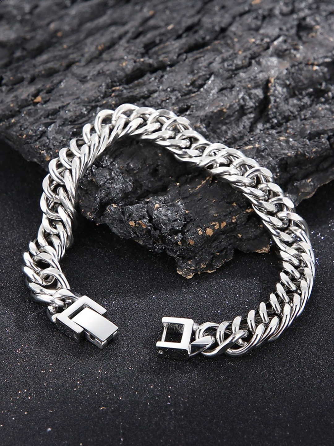 

SALTY Men Stainless Steel Link Bracelet, Silver