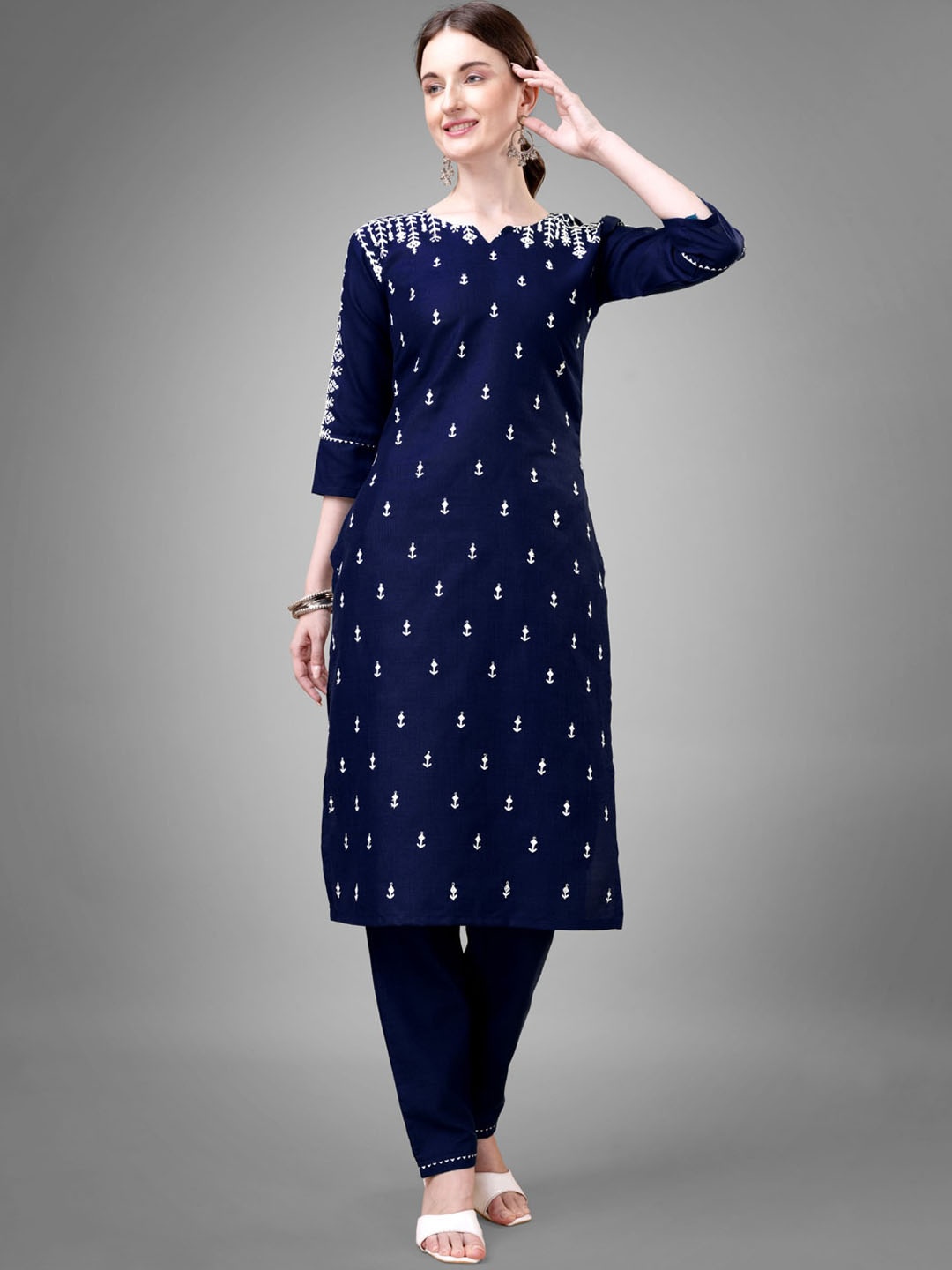 

ARADHNA Ethnic Motifs Embroidered Straight Kurta With Churidar, Navy blue