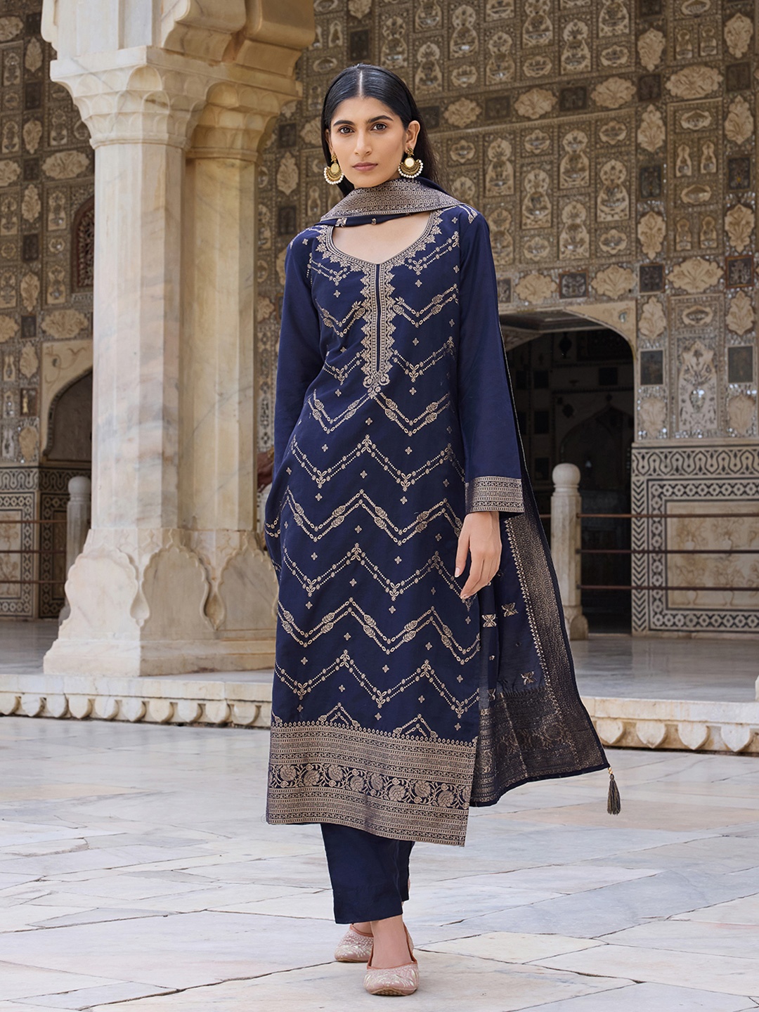 

AHIKA Ethnic Motifs Regular Kurta With Trousers & Dupatta, Navy blue