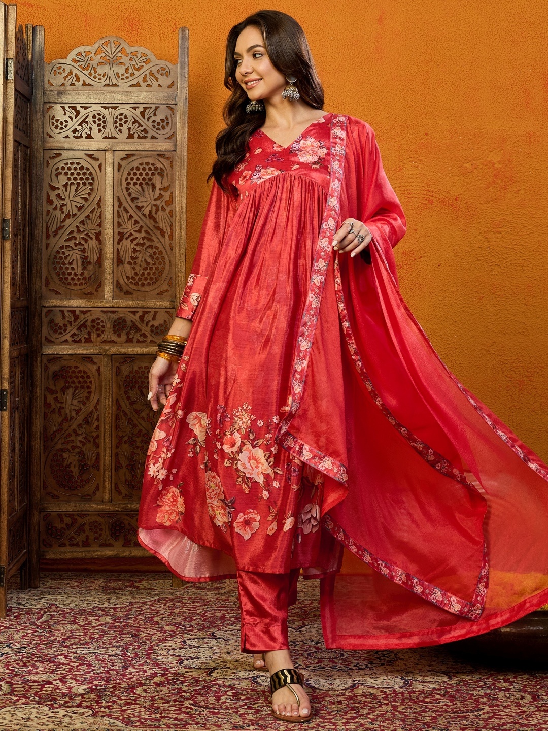 

AHIKA Floral Printed Pleated Kurta With Trousers & Dupatta, Red