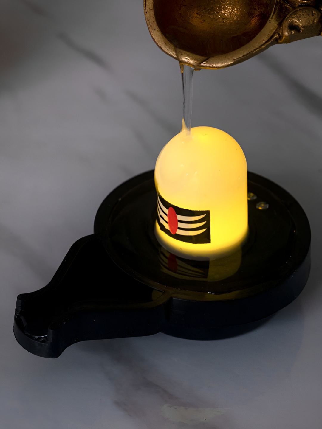 

DecorTwist Black & Wwhite Water Sensor Diya