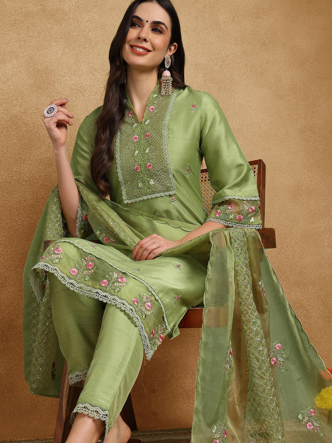 

AHIKA Embroidered Regular Thread Work Kurta with Trousers & Dupatta, Green