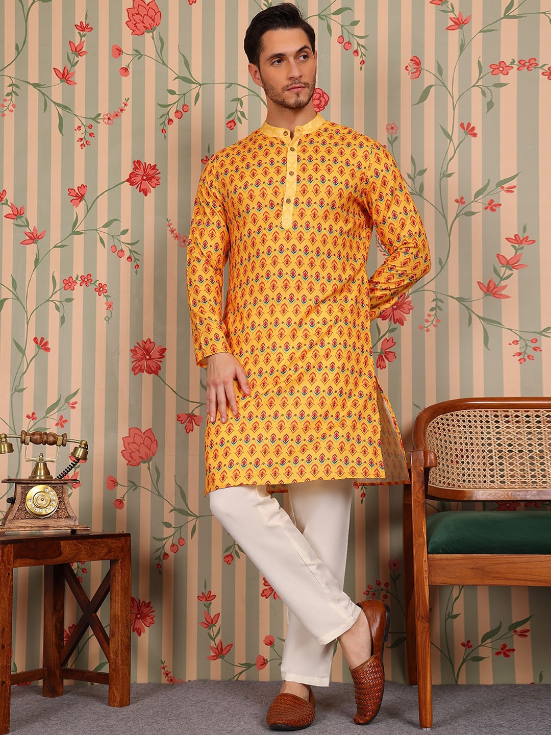 

Ode by House of Pataudi Mandarin Collar Long Sleeves Ethnic Printed Kurta with Pyjama, Yellow