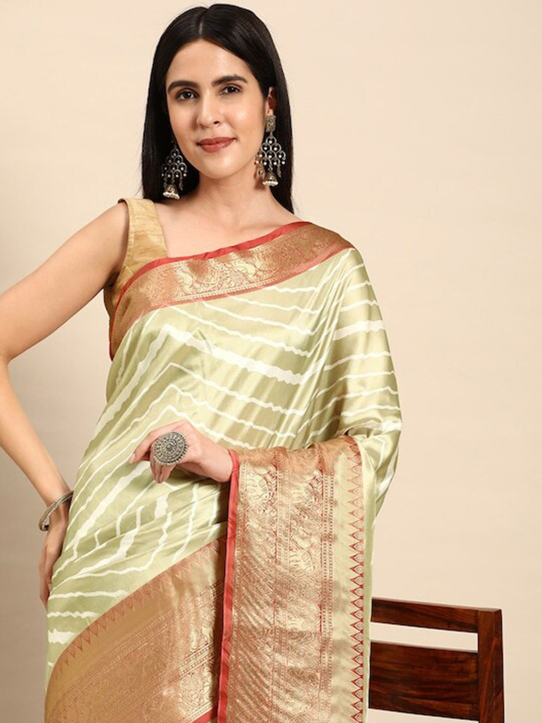 

PATLIPALLU Leheriya Striped Zari Banarasi Saree, Green