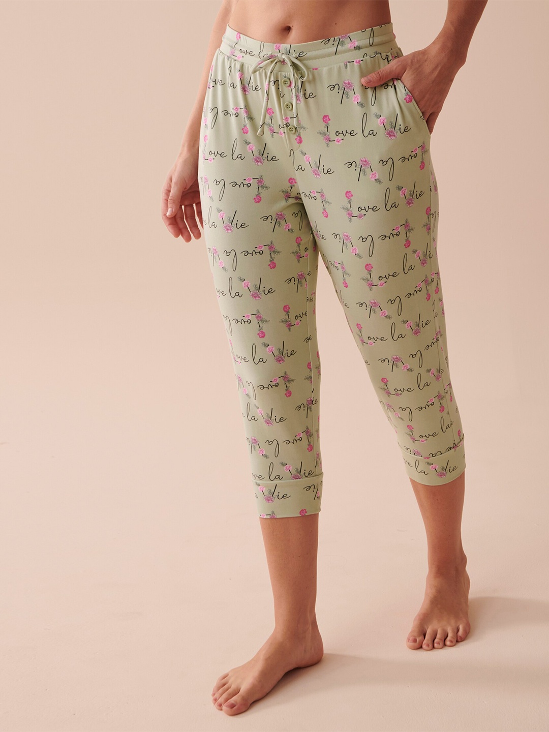 

La Vie en Rose Women Printed Slim Fit Capris, Green