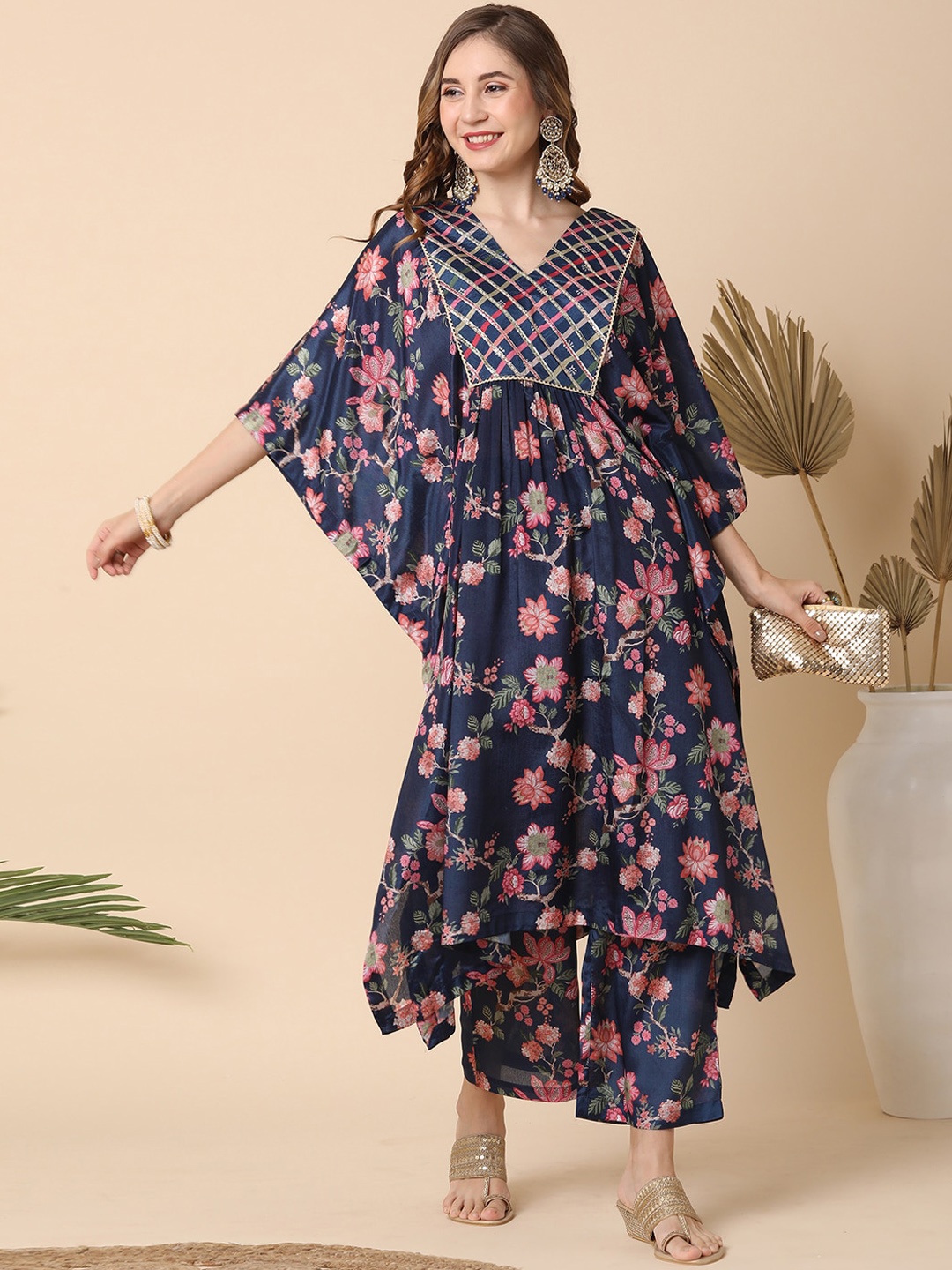 

Globus Women Floral Printed Regular Gotta Patti Kurta with Trousers, Blue