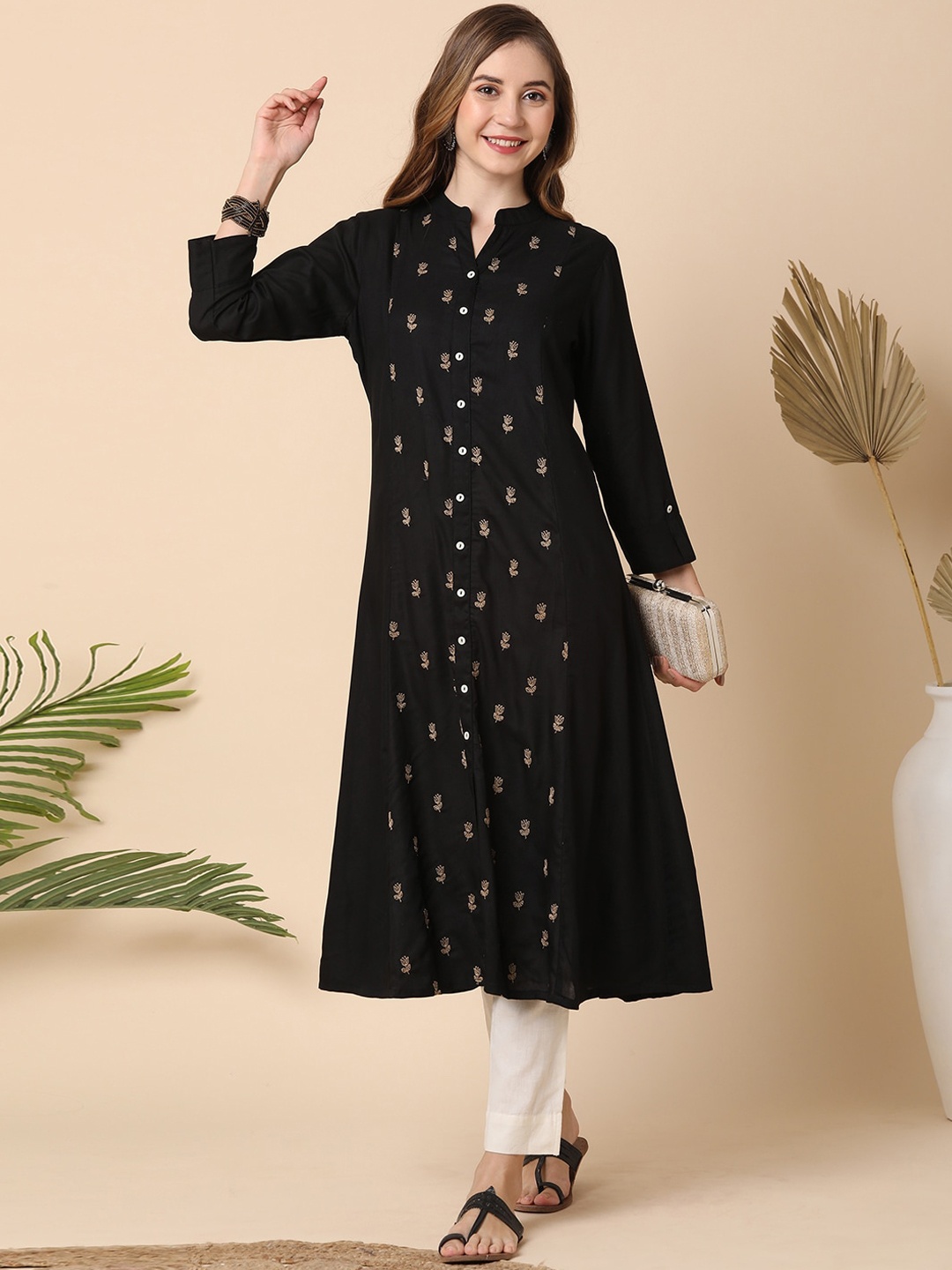

Globus Women Mandarin Neck Floral Embroidered Panelled A-Line Workwear Kurta, Black