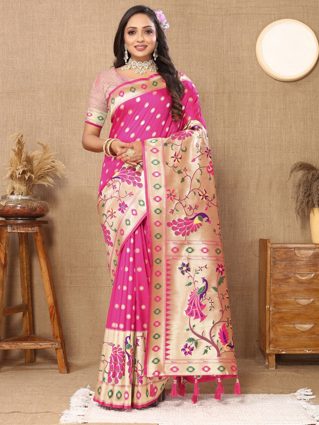 

CATCHY FOREVER Ethnic Motifs Woven Design Zari Paithani Saree, Pink