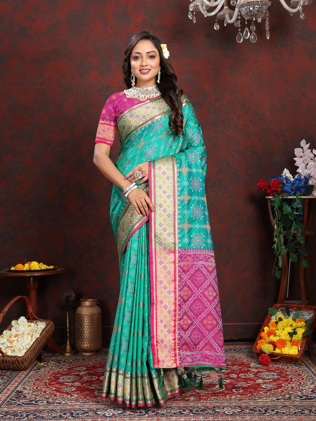

CATCHY FOREVER Ethnic Motifs Zari Patola Saree, Sea green