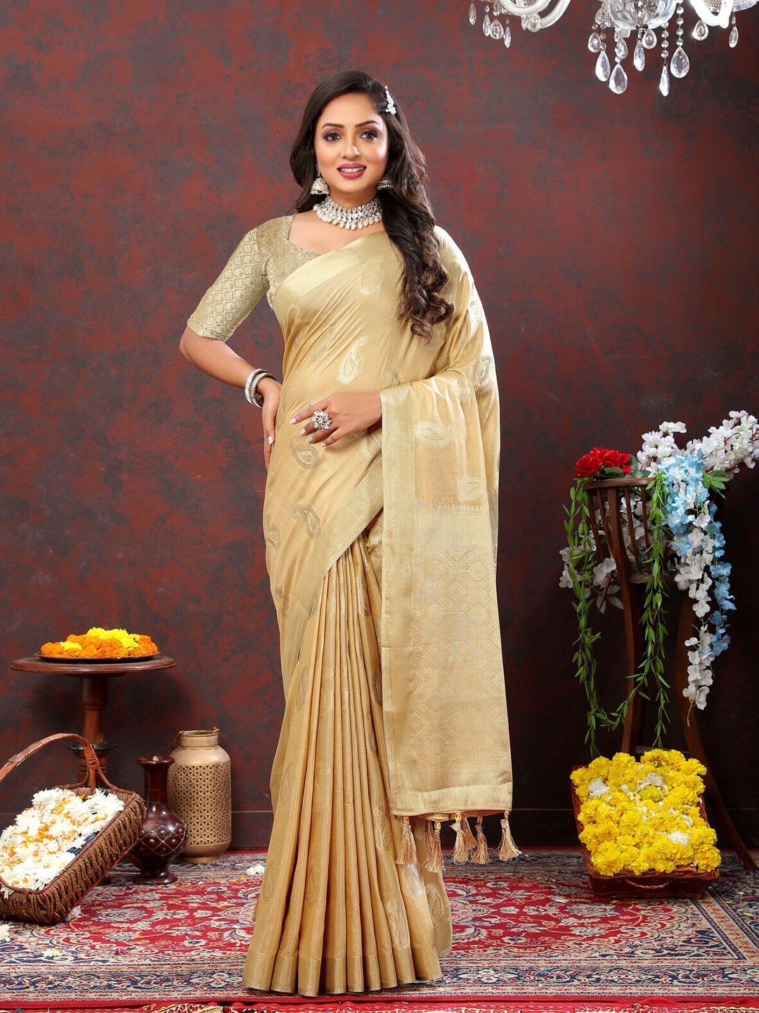 

CATCHY FOREVER Ethnic Woven Design Zari Silk Cotton Banarasi Saree, Cream