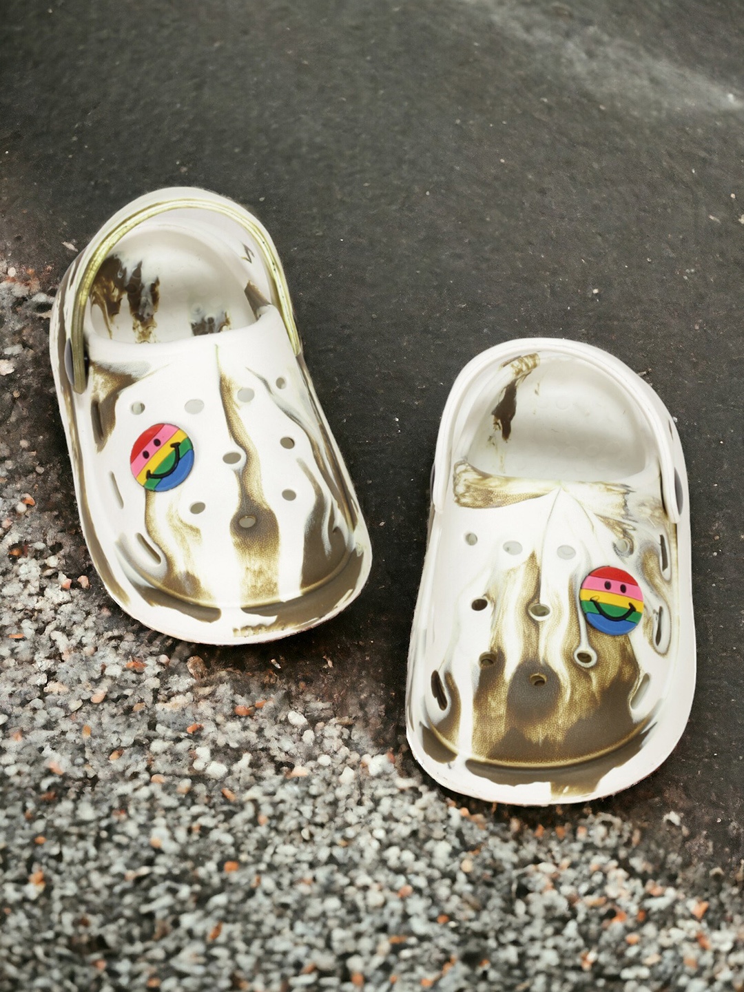 

Lil Lollipop Kids Self Design Anti-Slip Clogs, White