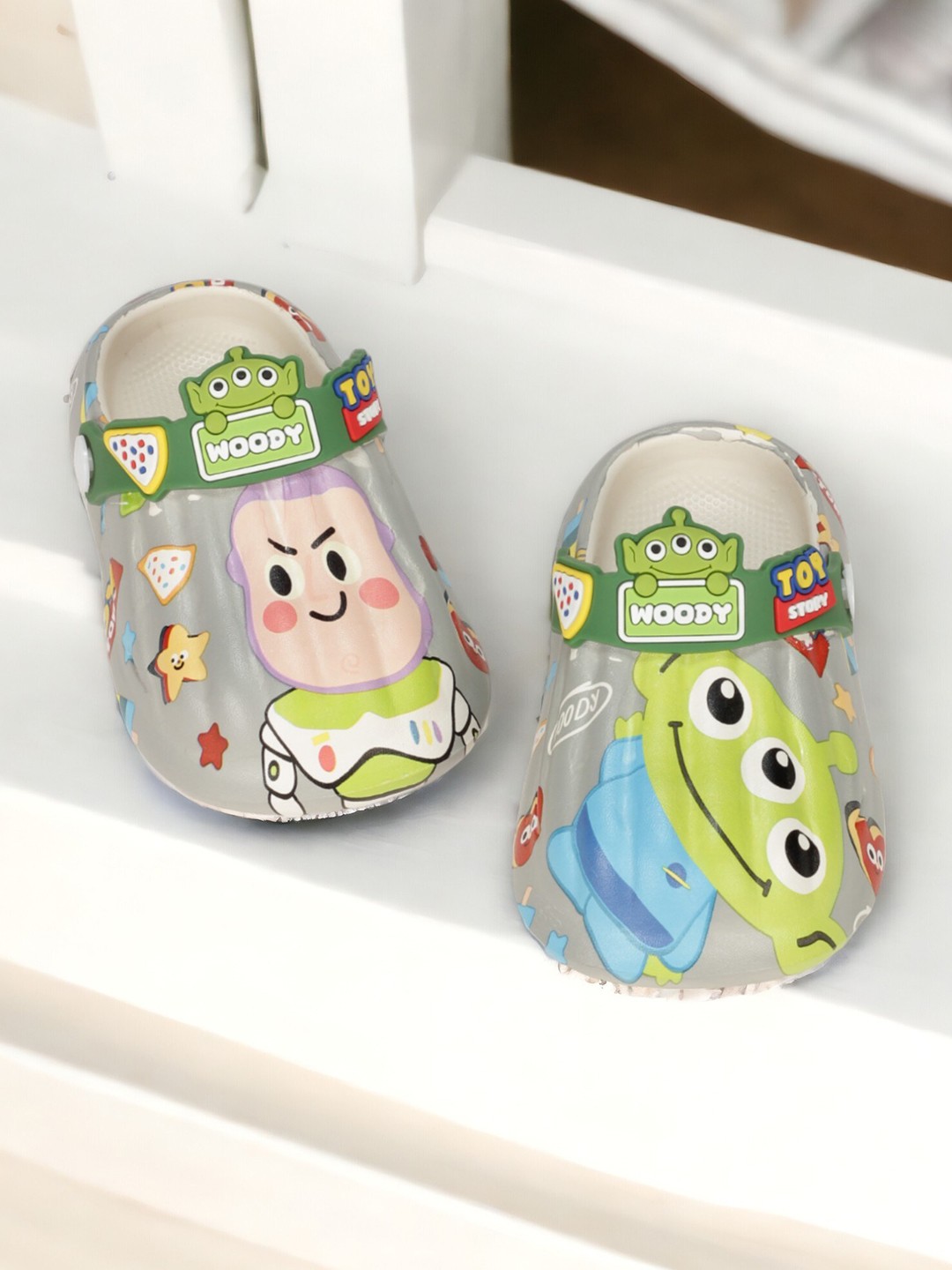 

Lil Lollipop Kids Printed Anti-Slip Clogs, Grey