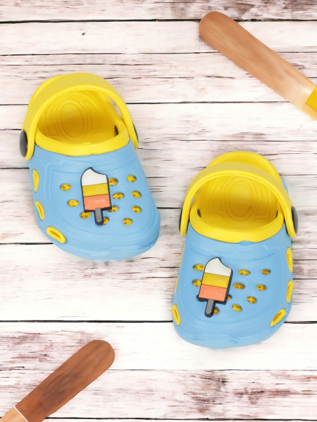 

Lil Lollipop Kids Colourblocked Anti-Slip Clogs, Blue