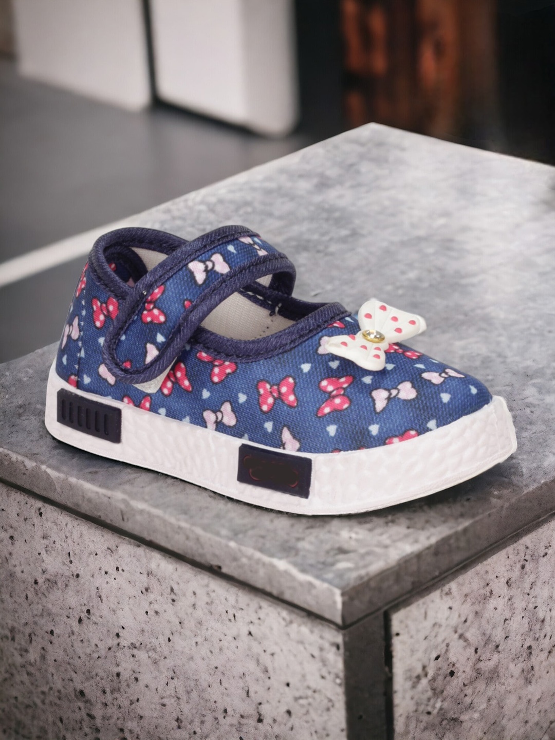 

Lil Lollipop Girls Printed Ballerinas with Bows Flats, Navy blue