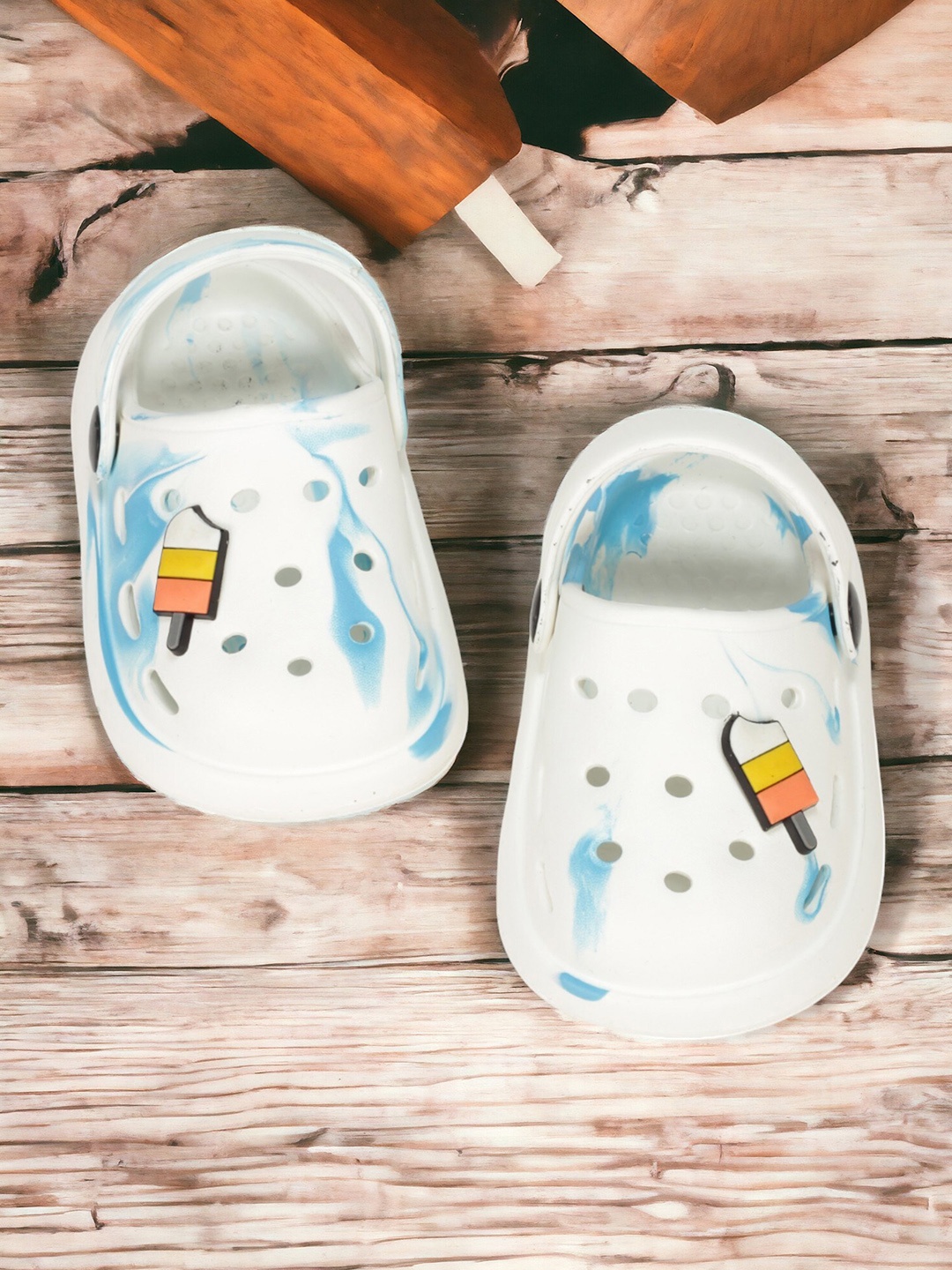

Lil Lollipop Kids Printed Anti-Slip Clogs, White