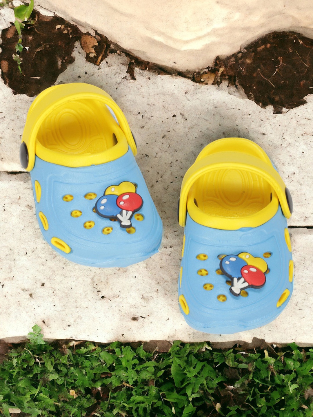 

Lil Lollipop Kids Self Design Anti-Slip Clogs, Blue