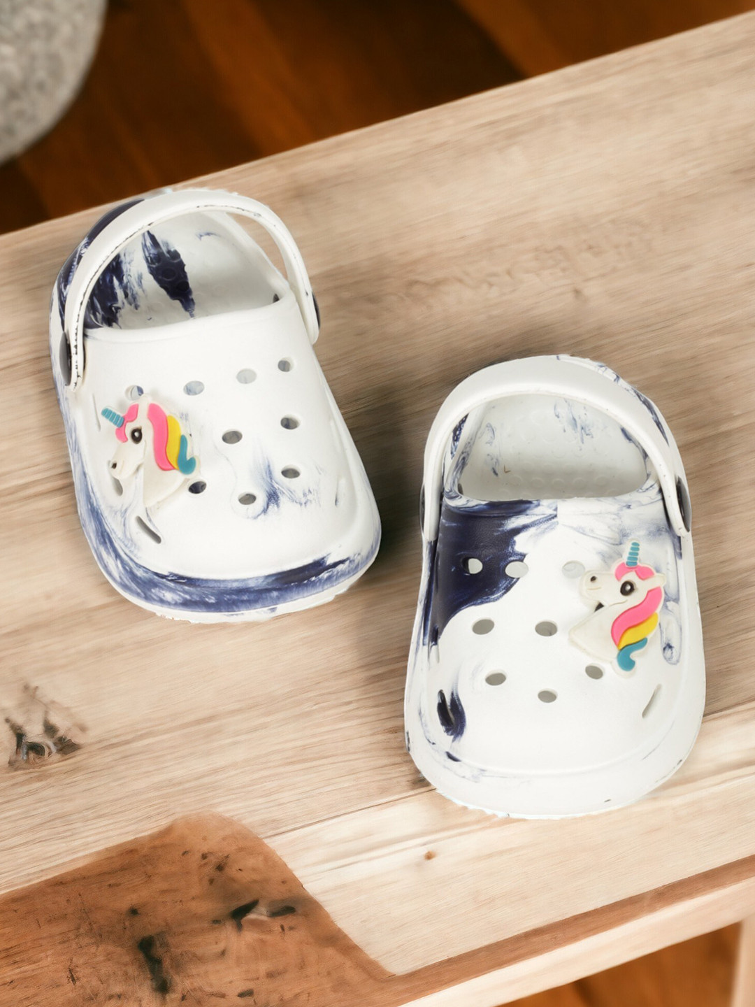 

Lil Lollipop Kids Applique Anti-Slip Clogs, White